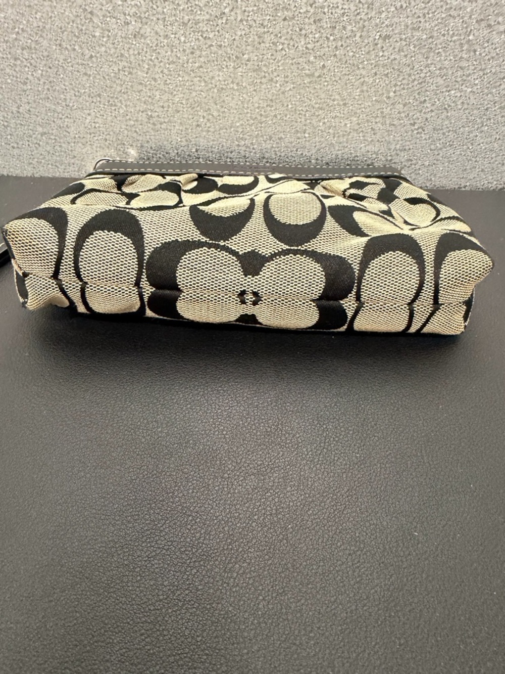 Coach Signature Canvas Wristlet Black Ivory Monogram Y2K - Picture 6 of 10